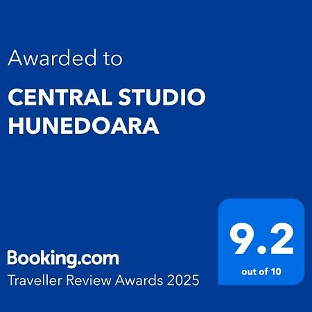 Central Studio 胡内多阿拉 外观 照片