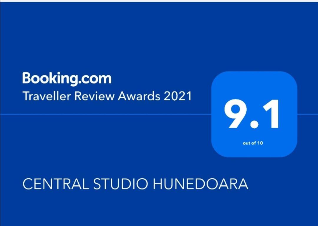 Central Studio 胡内多阿拉 外观 照片