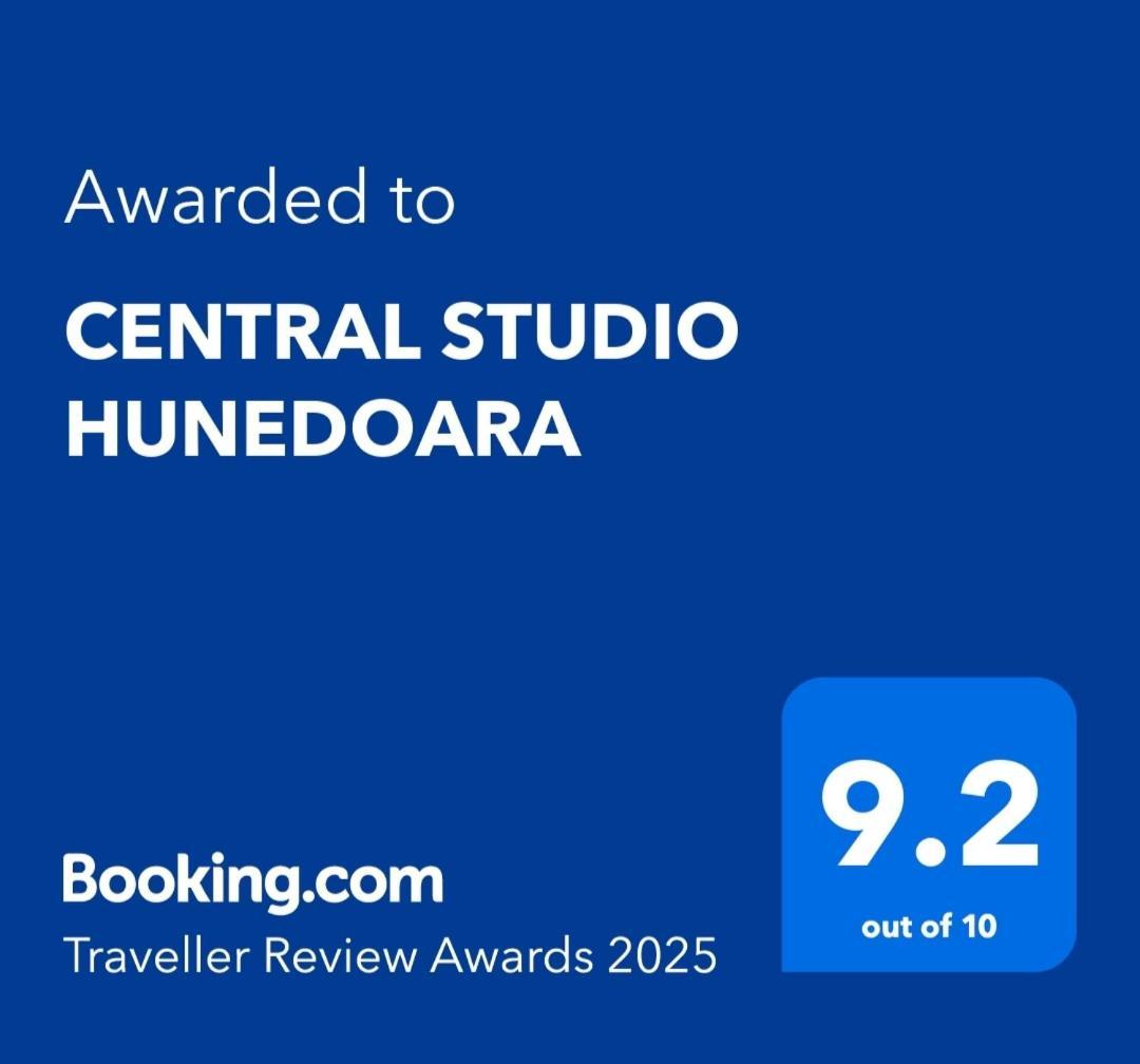 Central Studio 胡内多阿拉 外观 照片