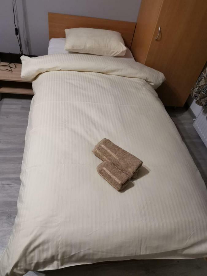 Central Studio 胡内多阿拉 外观 照片